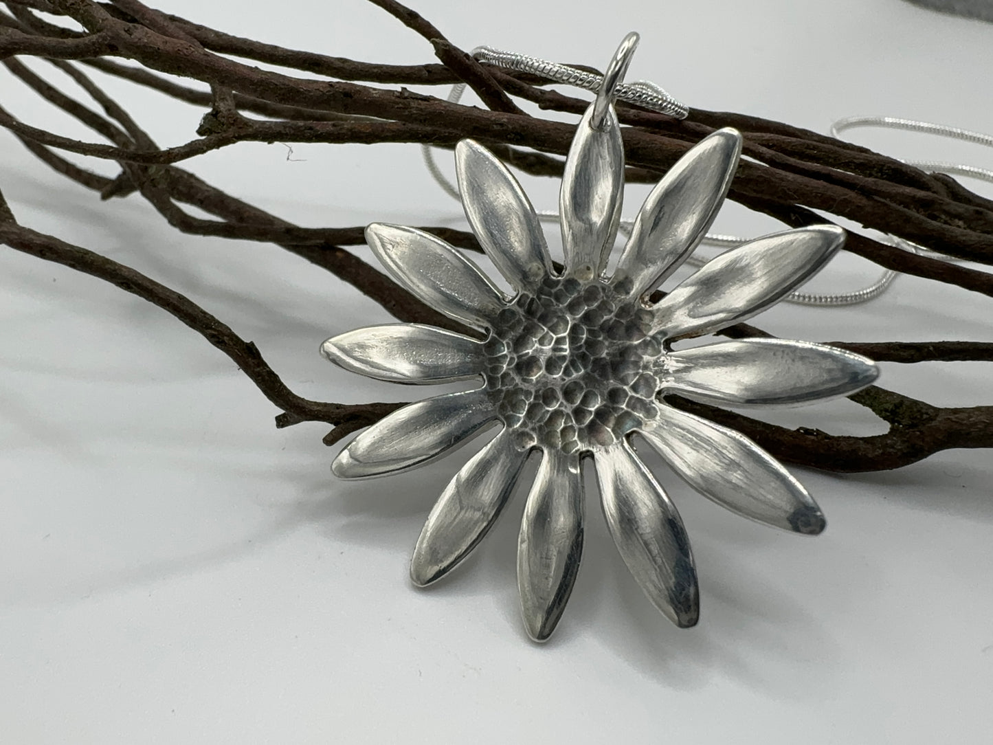 Daisy flower sterling silver Pendant