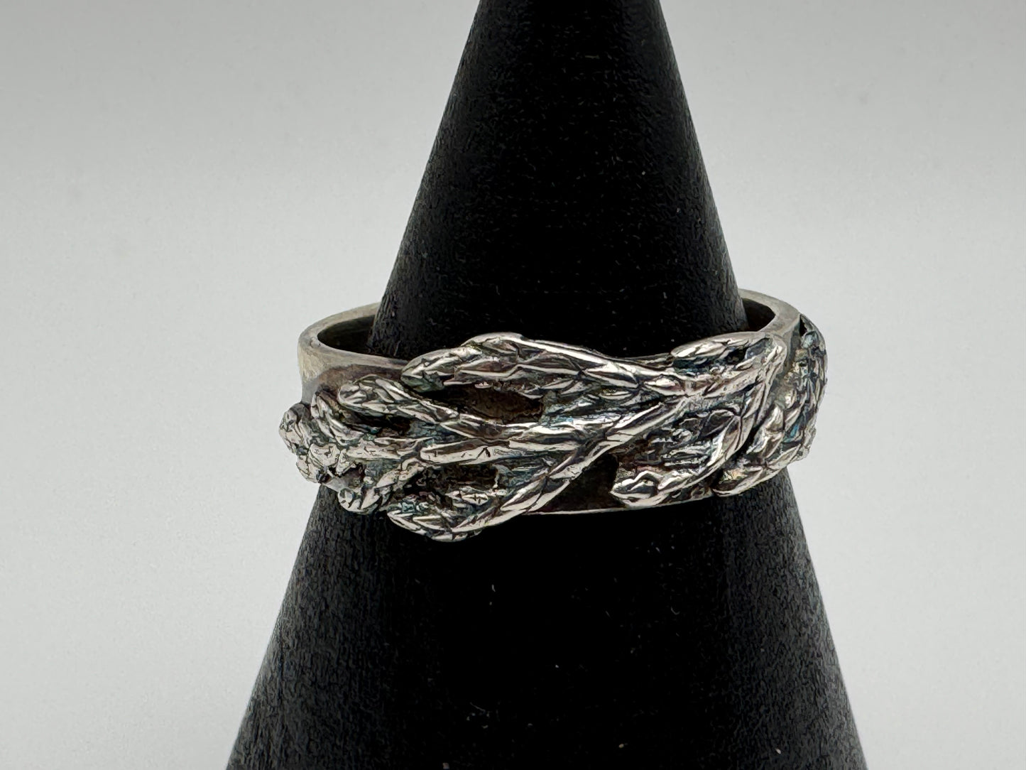 Evergreen band silver ring