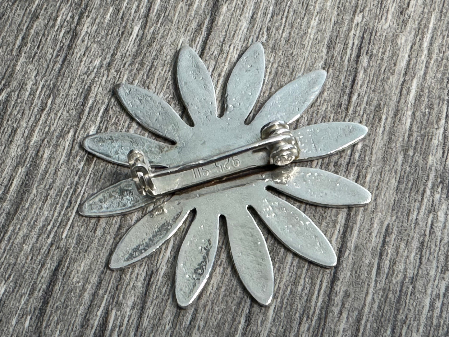 Silver Daisy Brooch