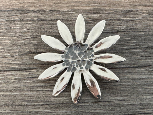 Silver Daisy Brooch