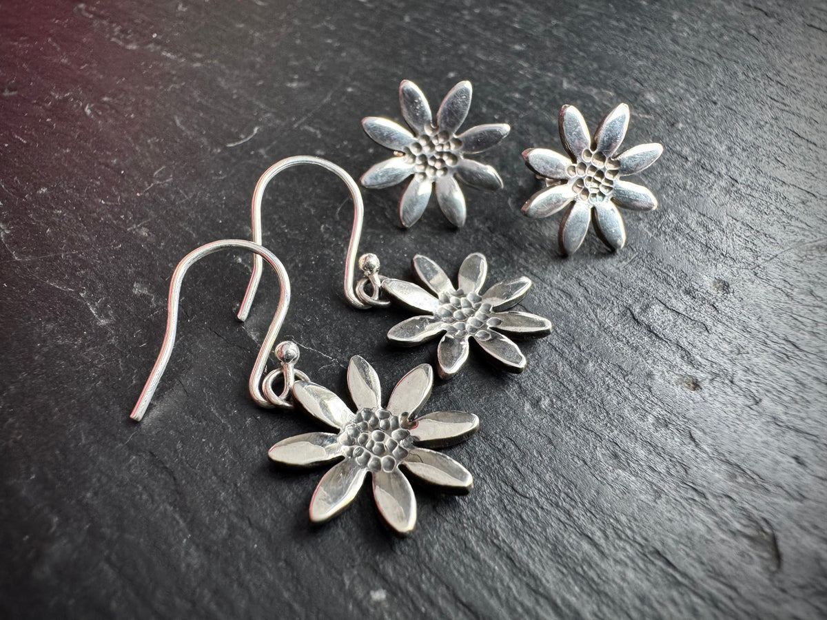 Silver Daisy Earrings