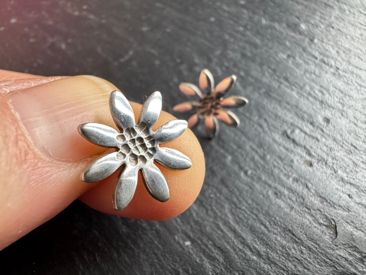 Silver Daisy Earrings