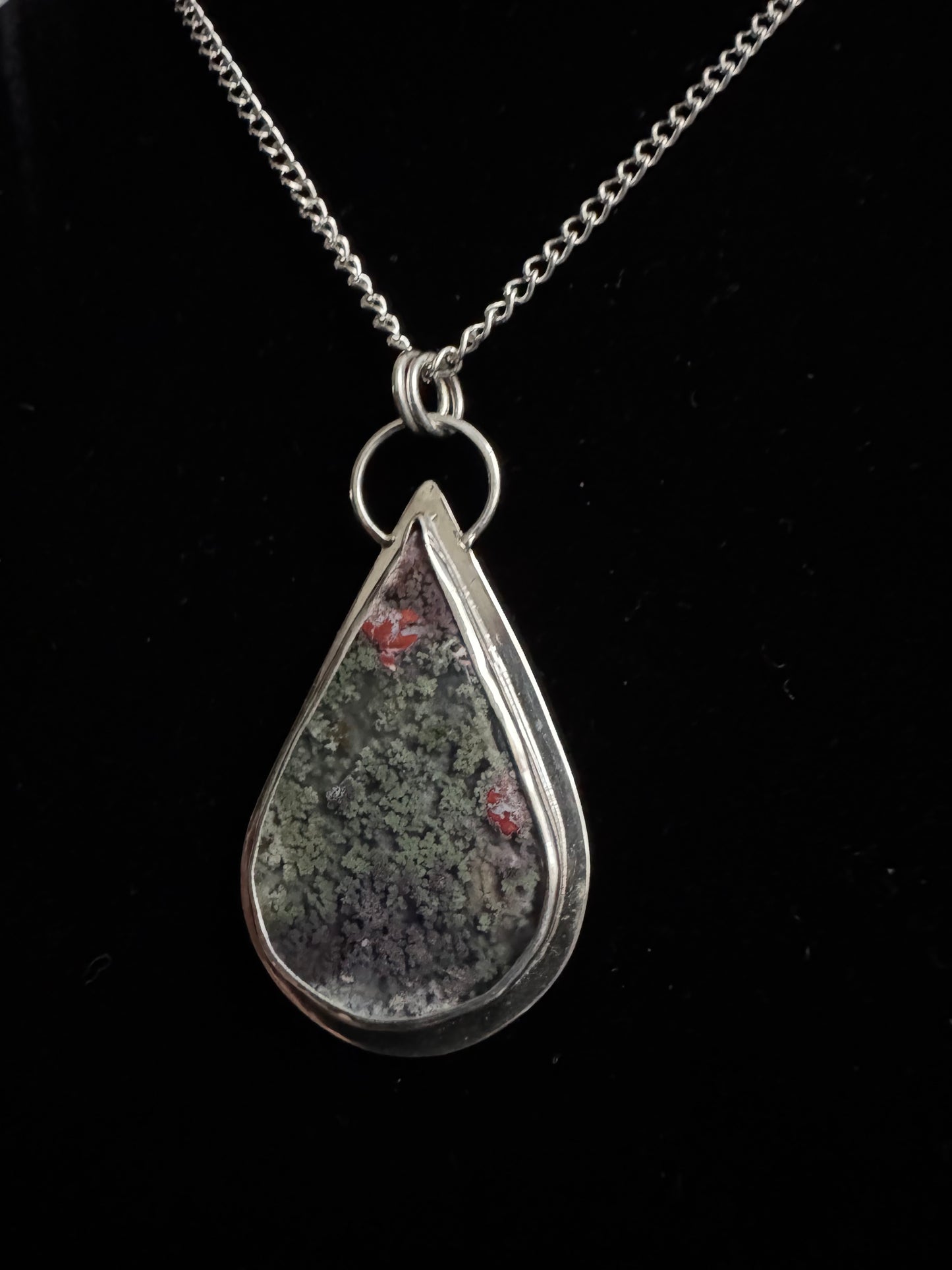 Moss agate and silver pendant necklace